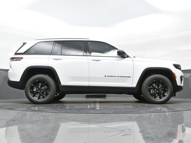 new 2025 Jeep Grand Cherokee car, priced at $38,731