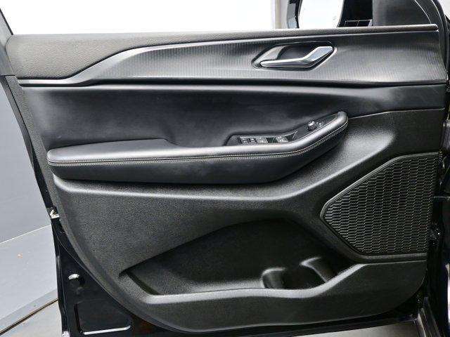 used 2024 Jeep Grand Cherokee car, priced at $33,590