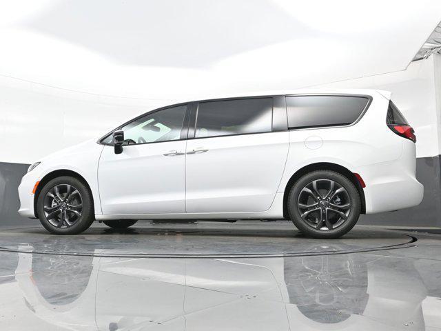 new 2026 Chrysler Pacifica car, priced at $44,239