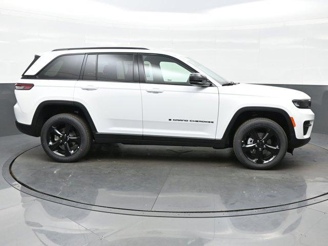 new 2025 Jeep Grand Cherokee car, priced at $36,142