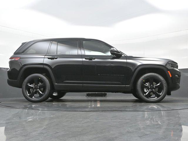 new 2025 Jeep Grand Cherokee car, priced at $47,735