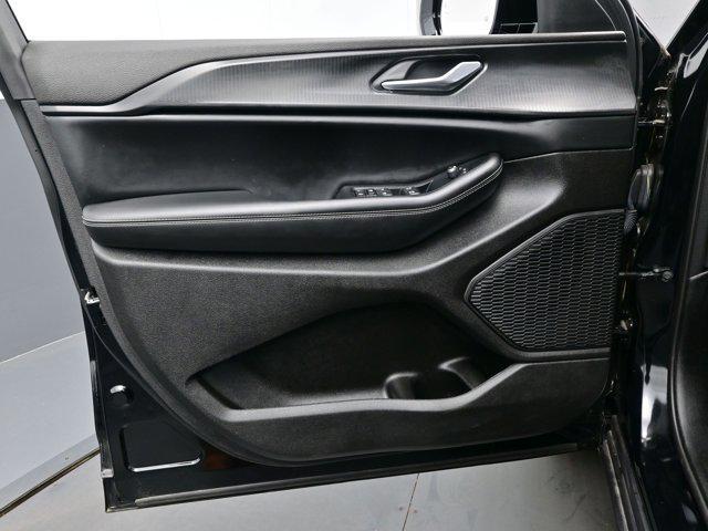 used 2023 Jeep Grand Cherokee car, priced at $33,590