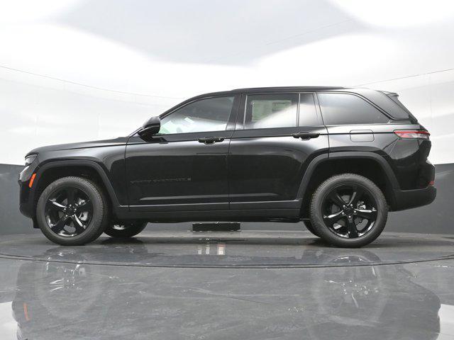 new 2025 Jeep Grand Cherokee car, priced at $49,900