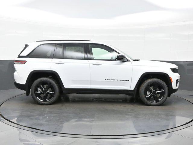 new 2025 Jeep Grand Cherokee car, priced at $49,200