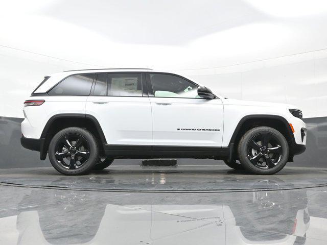 new 2025 Jeep Grand Cherokee car, priced at $49,200