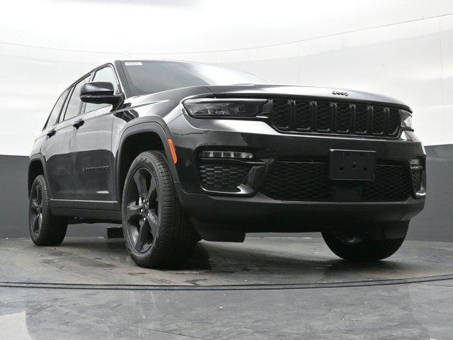 new 2025 Jeep Grand Cherokee car, priced at $42,804