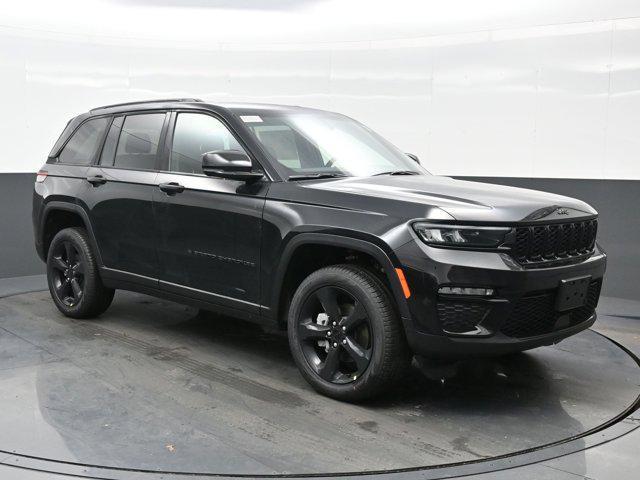 new 2025 Jeep Grand Cherokee car, priced at $42,804