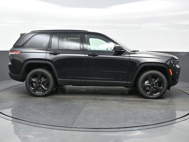 new 2025 Jeep Grand Cherokee car, priced at $42,804