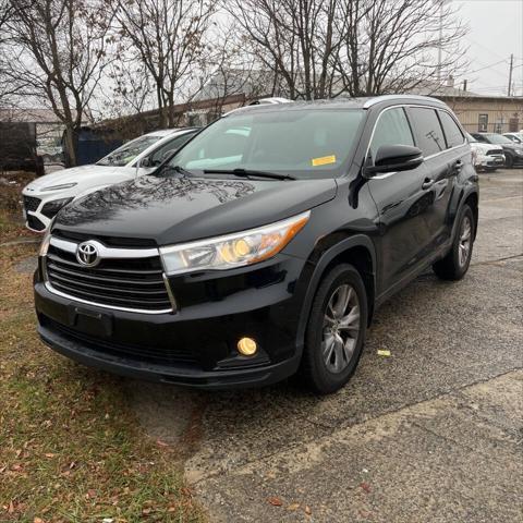 used 2015 Toyota Highlander car, priced at $17,995