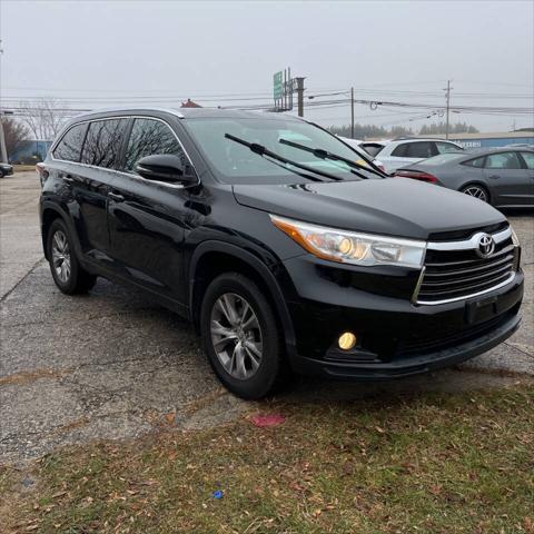 used 2015 Toyota Highlander car, priced at $17,995