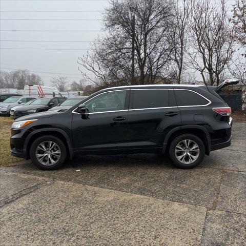 used 2015 Toyota Highlander car, priced at $17,995