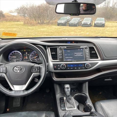 used 2015 Toyota Highlander car, priced at $17,995