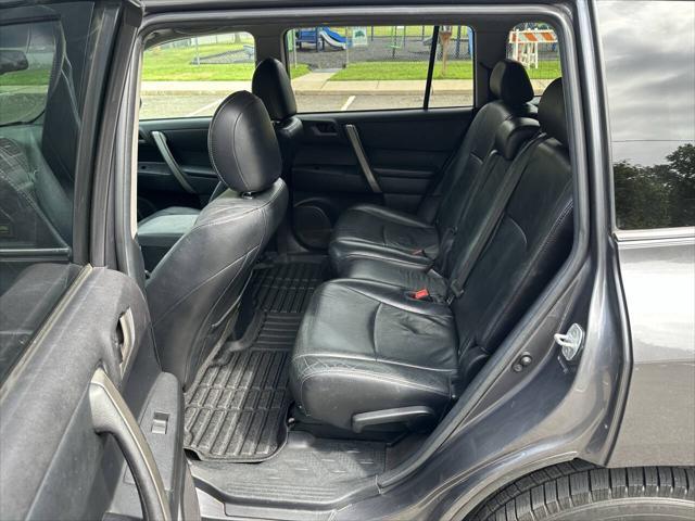 used 2011 Toyota Highlander car, priced at $8,995
