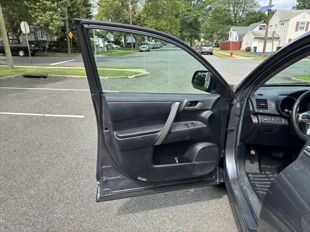 used 2011 Toyota Highlander car, priced at $8,995