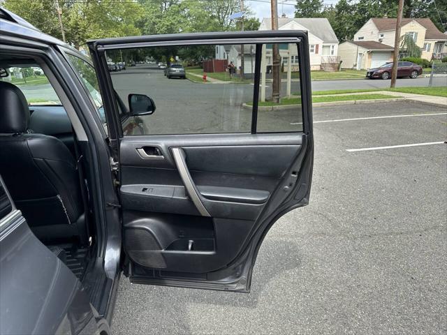 used 2011 Toyota Highlander car, priced at $8,995