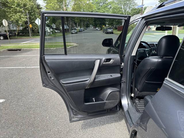 used 2011 Toyota Highlander car, priced at $8,995