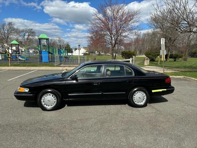 used 1995 Lincoln Continental car, priced at $4,995