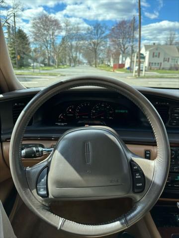 used 1995 Lincoln Continental car, priced at $4,995