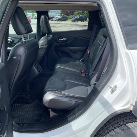 used 2015 Jeep Cherokee car, priced at $6,495
