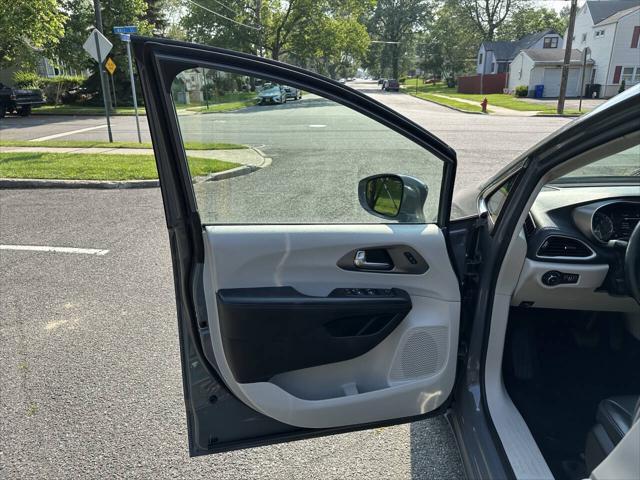 used 2021 Chrysler Pacifica car, priced at $9,995