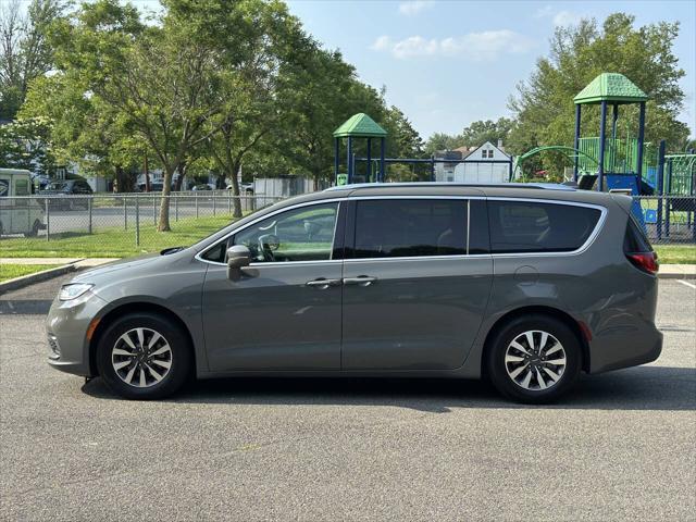 used 2021 Chrysler Pacifica car, priced at $9,995