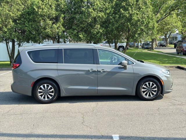 used 2021 Chrysler Pacifica car, priced at $9,995