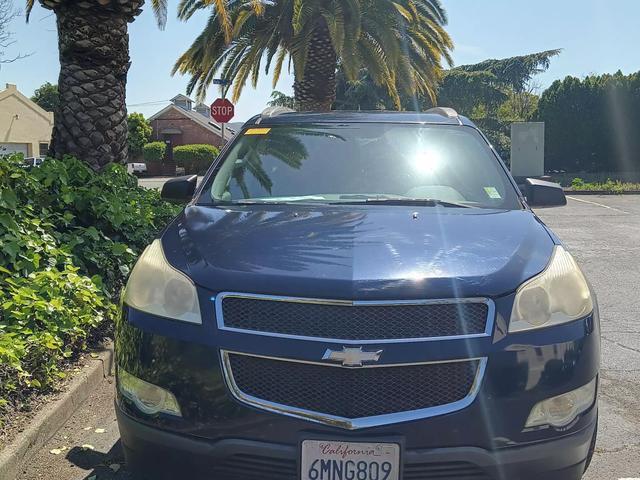 used 2010 Chevrolet Traverse car, priced at $5,995