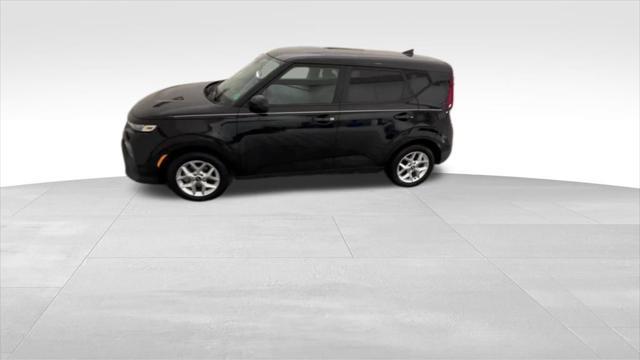 used 2021 Kia Soul car, priced at $12,529