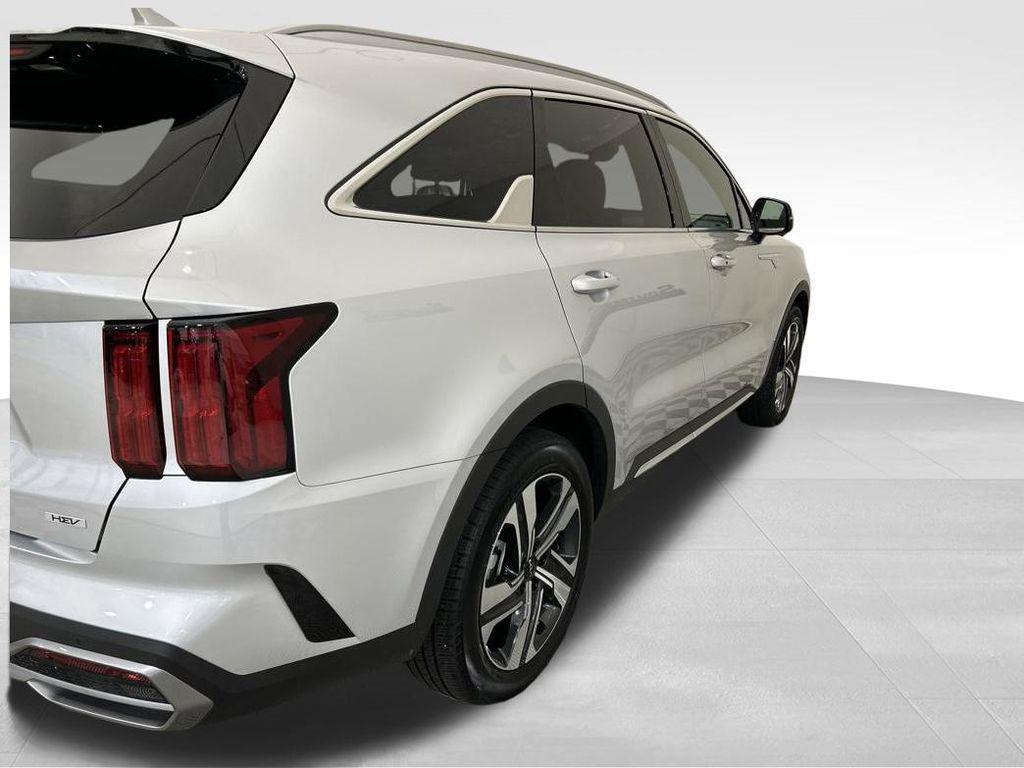 used 2023 Kia Sorento Hybrid car, priced at $31,047