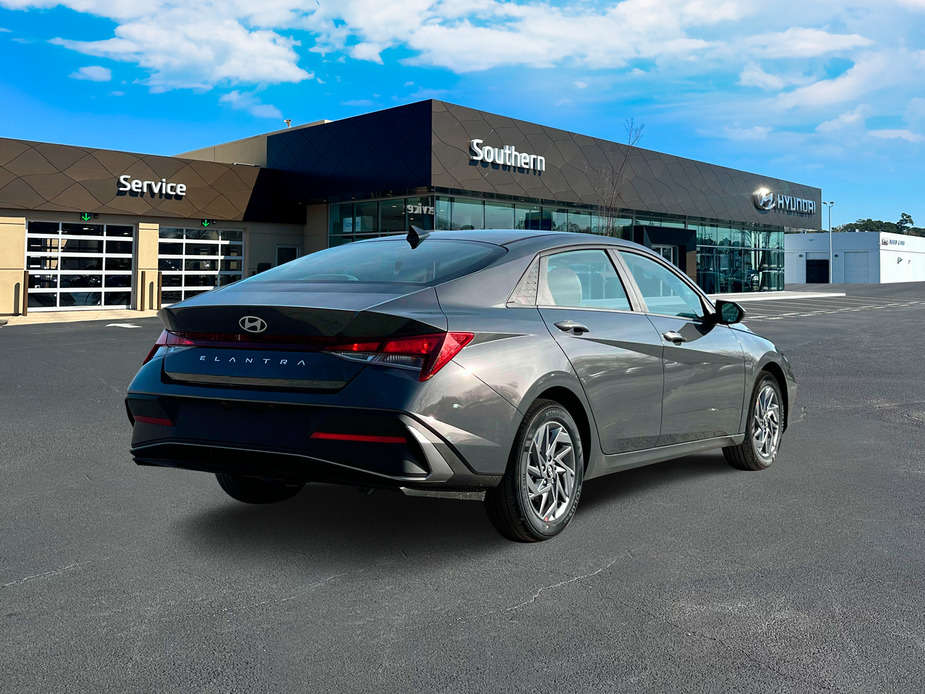 new 2024 Hyundai Elantra car, priced at $24,524