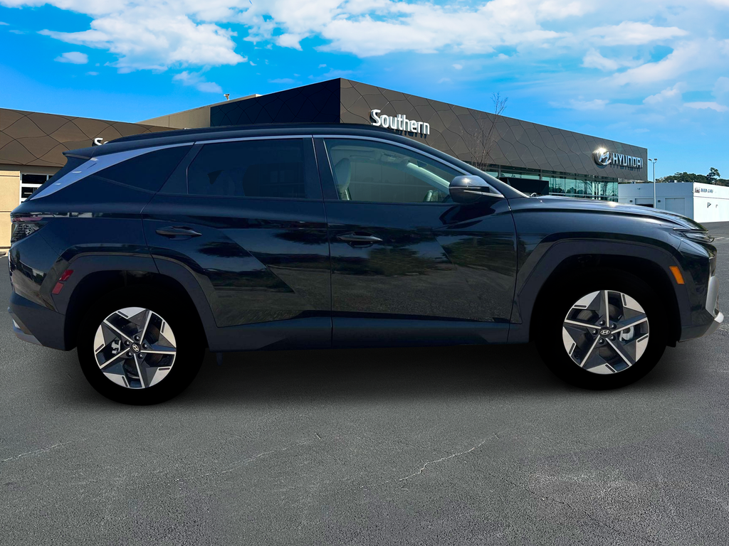 new 2025 Hyundai TUCSON Hybrid car, priced at $37,628