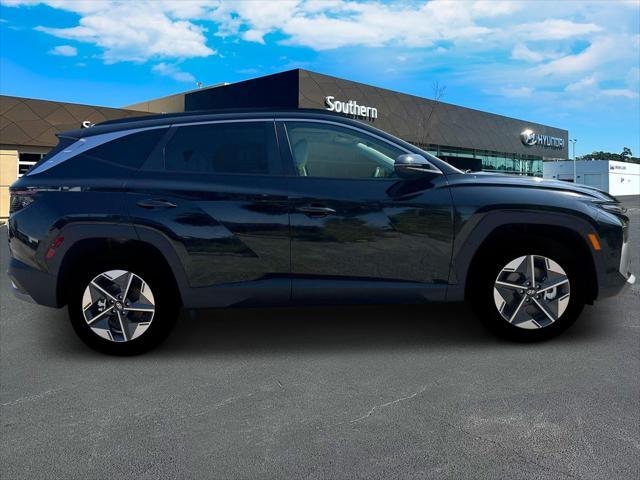 new 2025 Hyundai TUCSON Hybrid car, priced at $37,628
