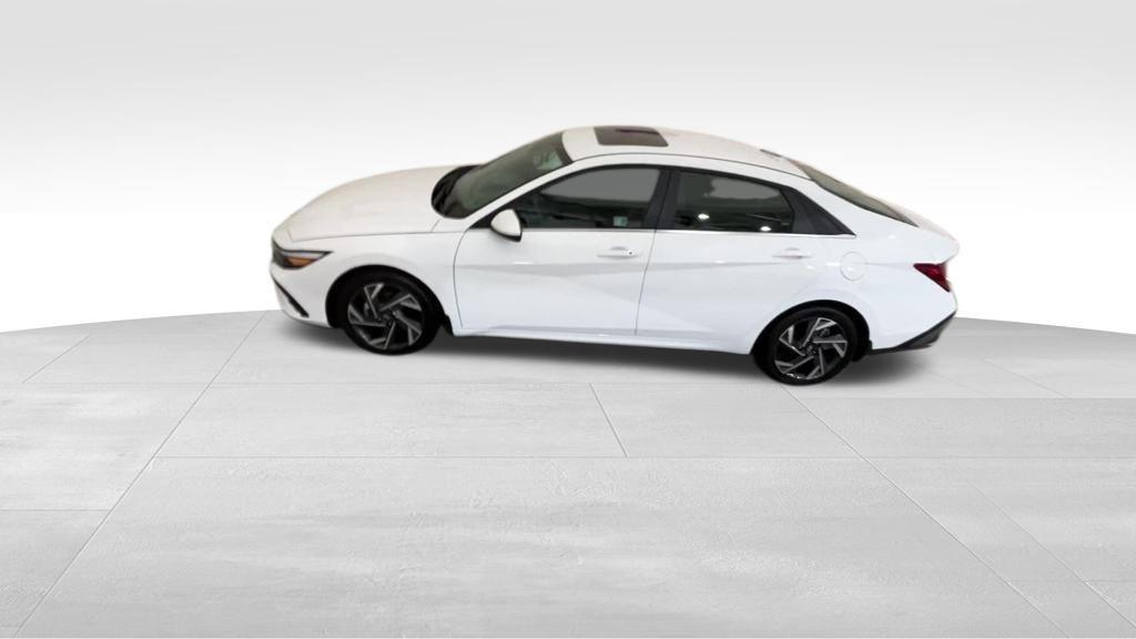 used 2025 Hyundai Elantra car, priced at $25,922
