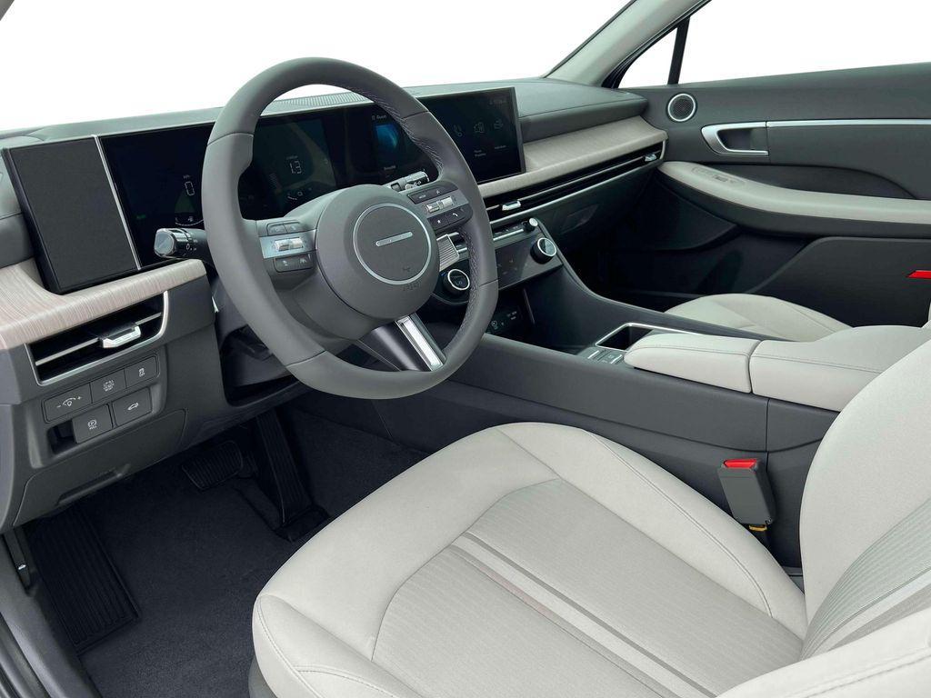 new 2025 Hyundai Sonata Hybrid car, priced at $30,880