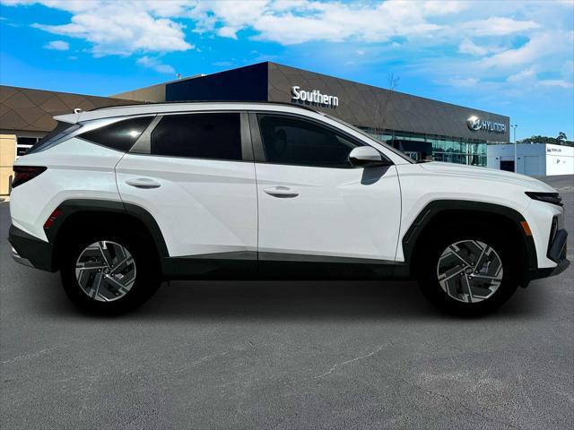 new 2025 Hyundai TUCSON Hybrid car, priced at $35,408