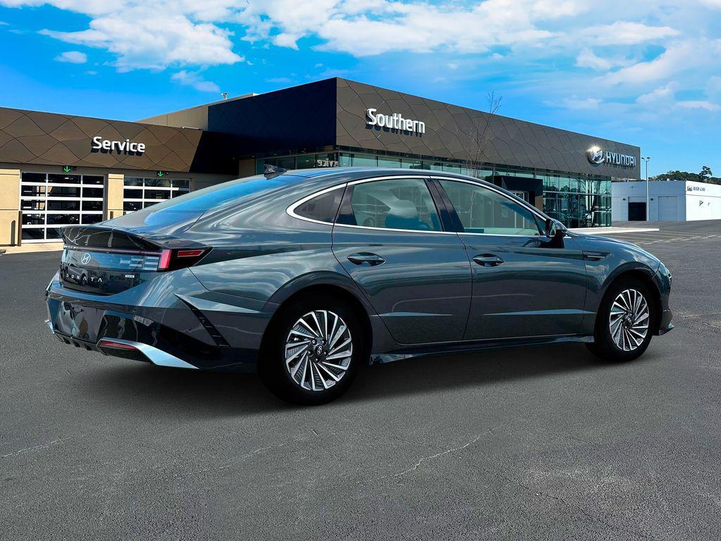 new 2025 Hyundai Sonata Hybrid car, priced at $37,227