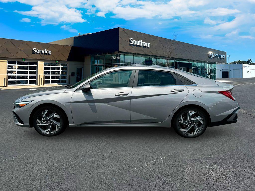 new 2025 Hyundai Elantra car, priced at $26,526