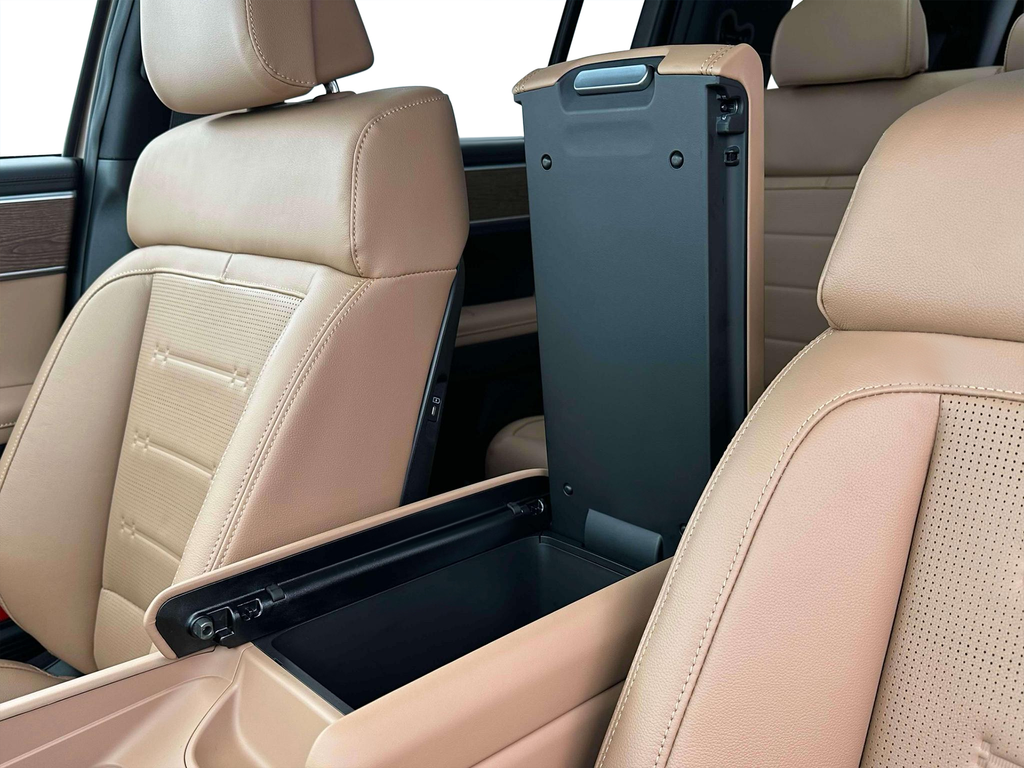 new 2025 Hyundai Santa Fe car, priced at $47,827