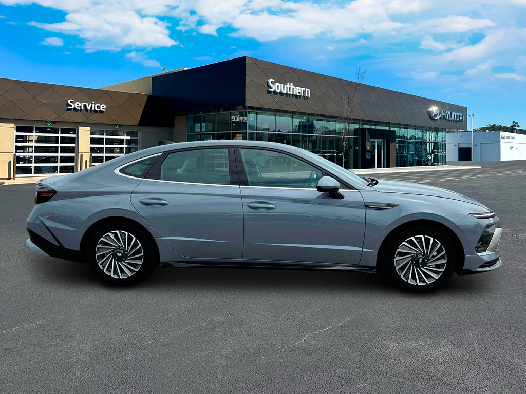 new 2025 Hyundai Sonata Hybrid car, priced at $30,090