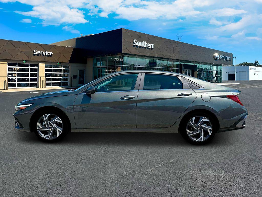 new 2025 Hyundai Elantra car, priced at $26,526