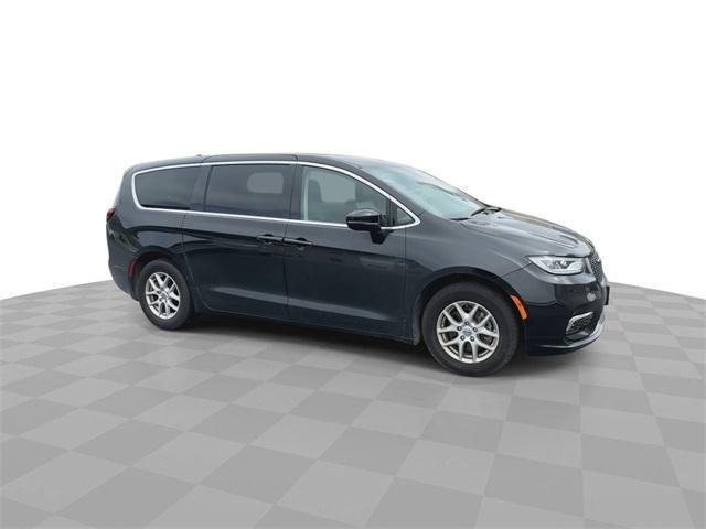 used 2023 Chrysler Pacifica car, priced at $24,467