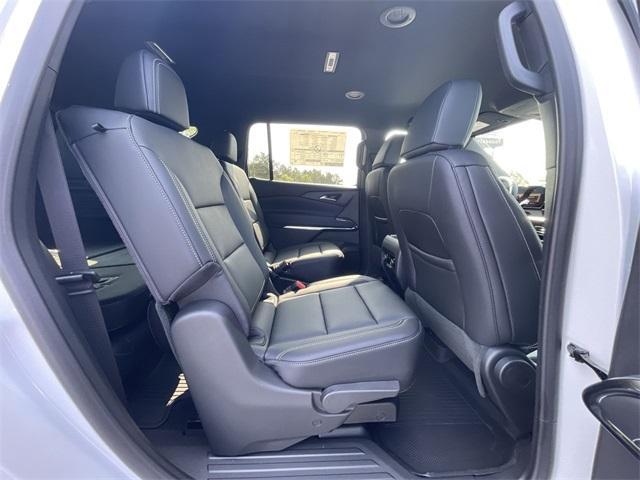new 2025 Chevrolet Traverse car, priced at $42,081