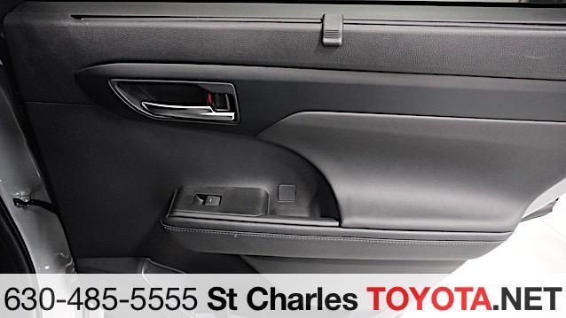 used 2024 Toyota Highlander car, priced at $48,500