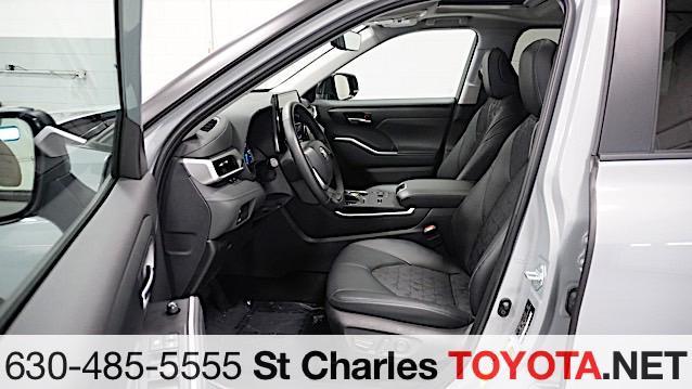 used 2024 Toyota Highlander car, priced at $48,500