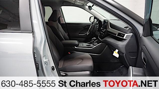 used 2024 Toyota Highlander car, priced at $47,500