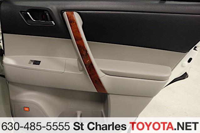 used 2012 Toyota Highlander car, priced at $16,500