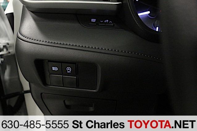 used 2023 Toyota Highlander car, priced at $35,000