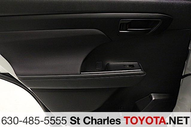 used 2023 Toyota Highlander car, priced at $35,000