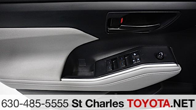 used 2021 Toyota Highlander car, priced at $28,500