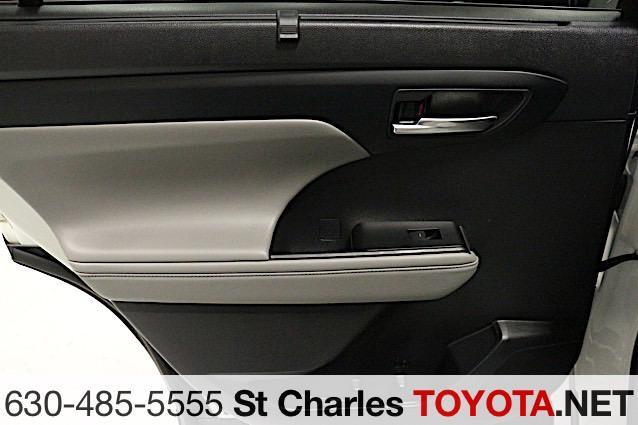 used 2022 Toyota Highlander car, priced at $26,000